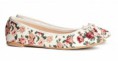 /album/galeria-de-fotos-zapatos/tendencias-calzado-zapato-para-mujer-primavera-verano-2014-modelo-bailarina-flores-hm-e1398172684951-jpeg/